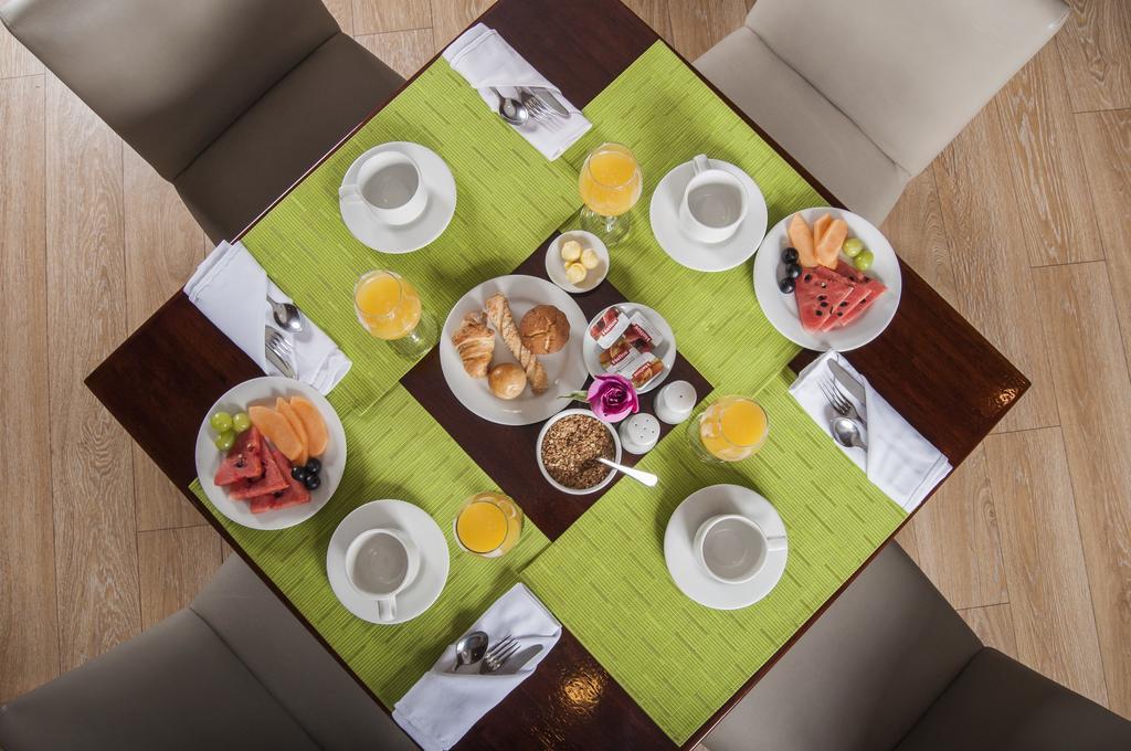 Hotel Reina Isabel Quito Kültér fotó
