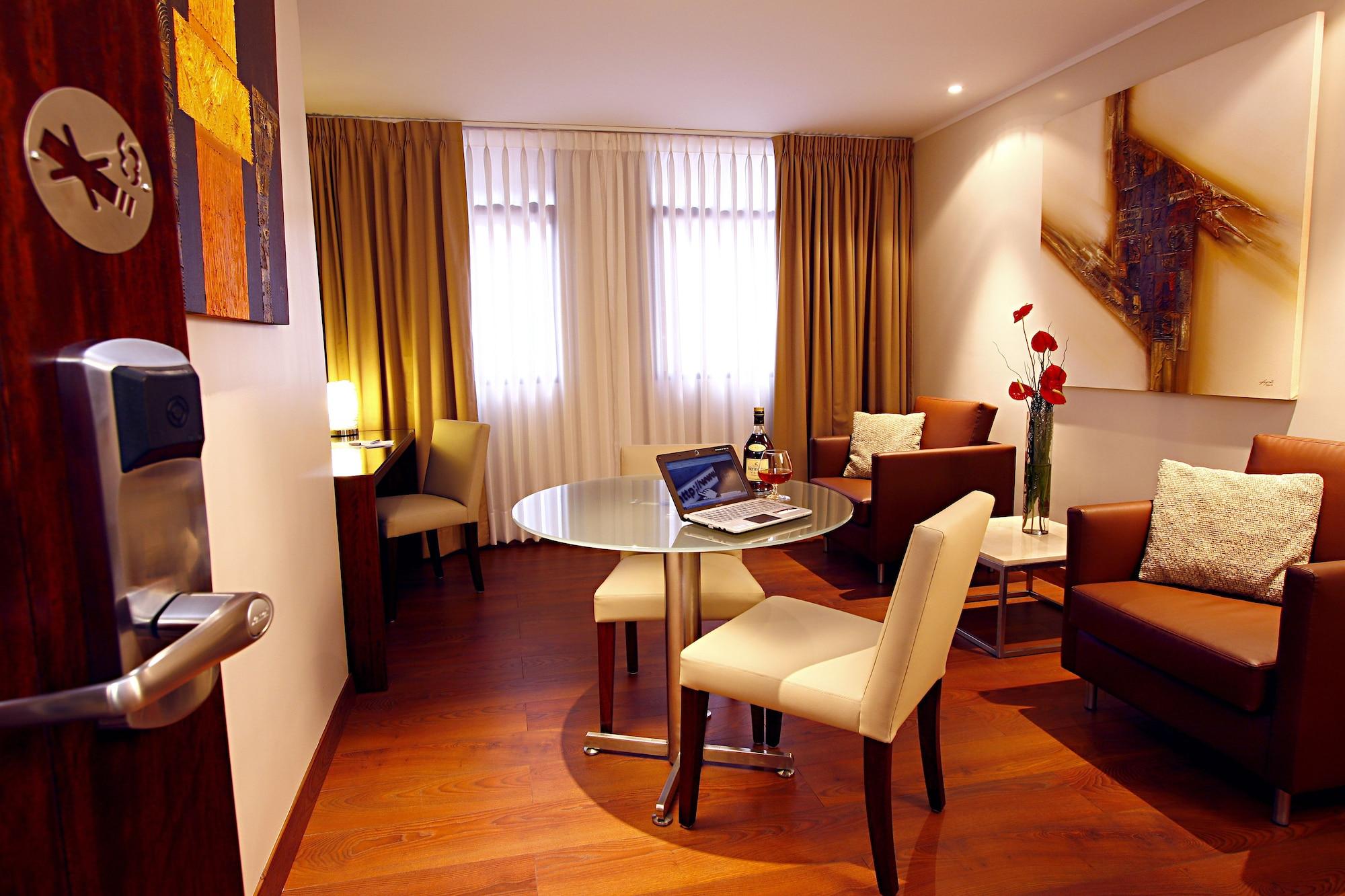Hotel Reina Isabel Quito Kültér fotó