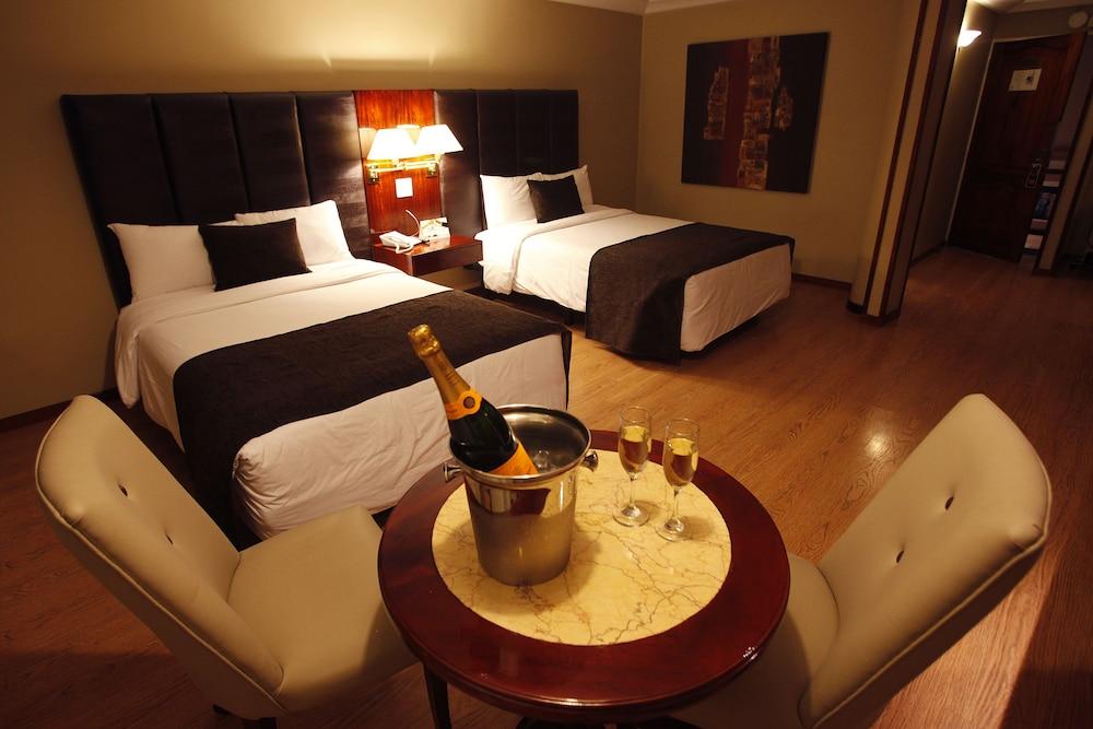 Hotel Reina Isabel Quito Kültér fotó