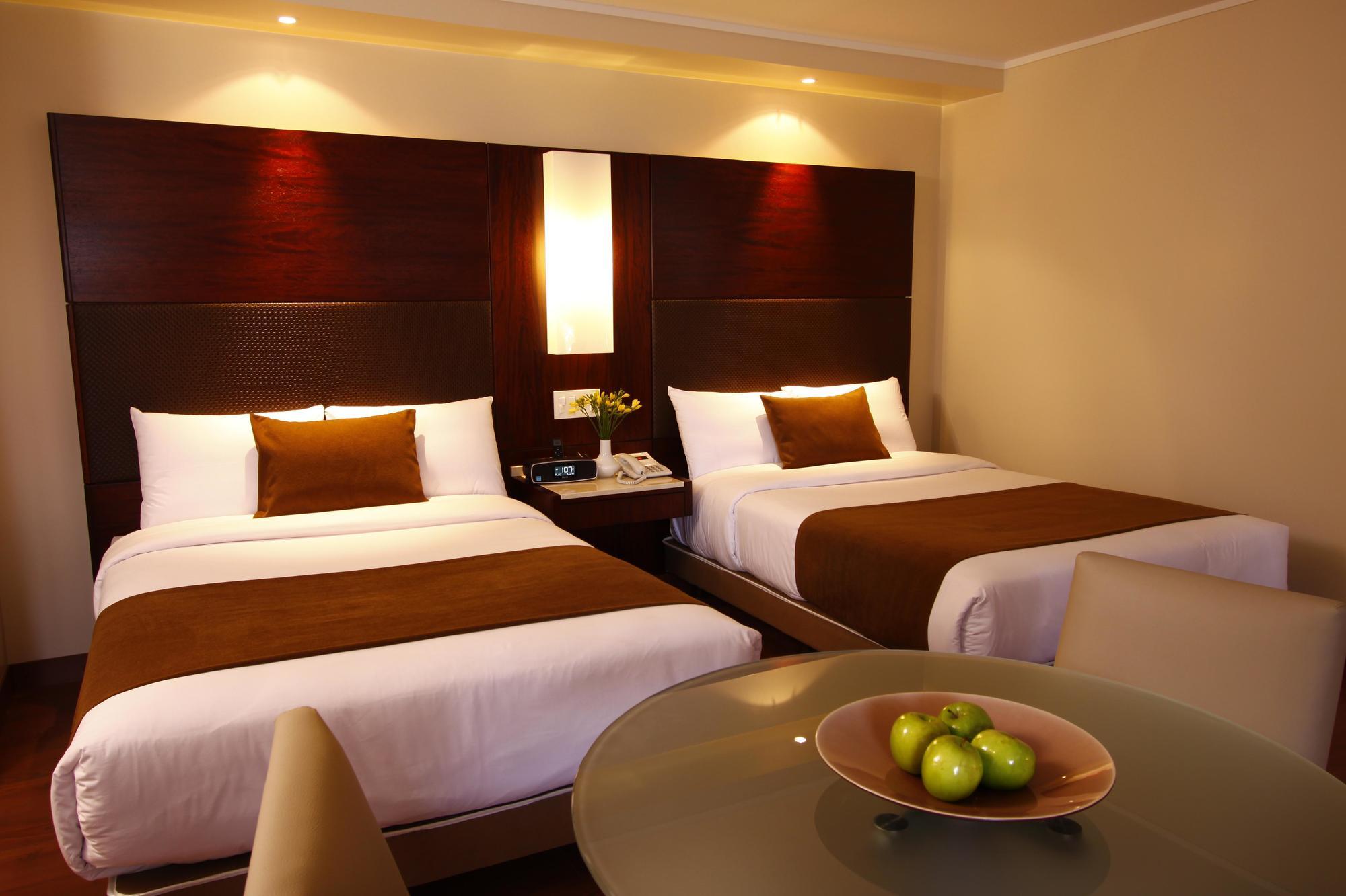 Hotel Reina Isabel Quito Kültér fotó