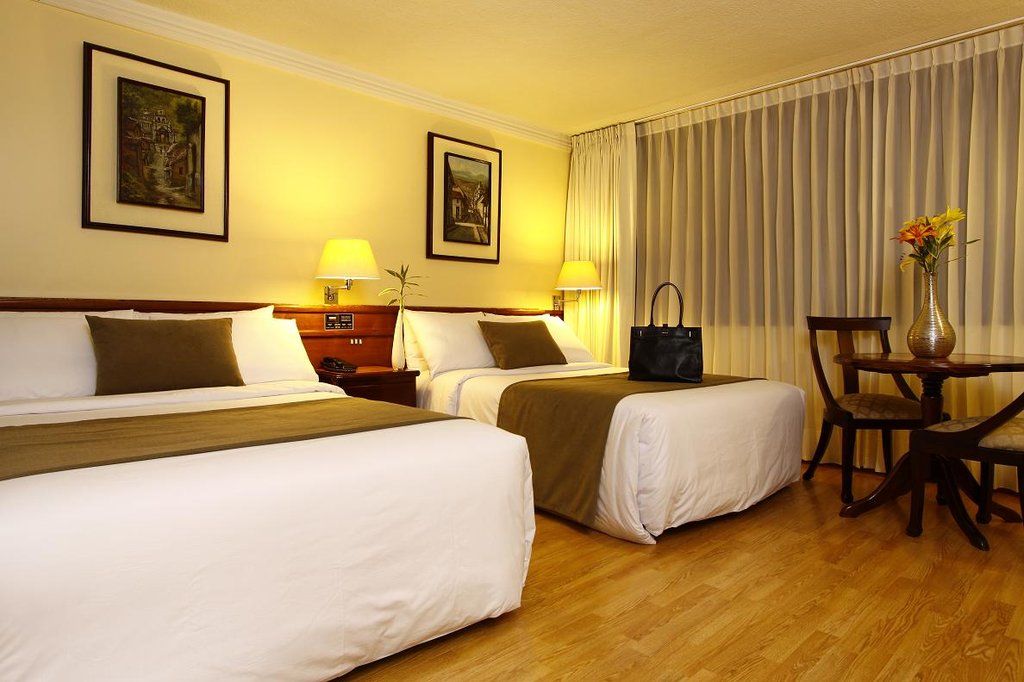 Hotel Reina Isabel Quito Kültér fotó